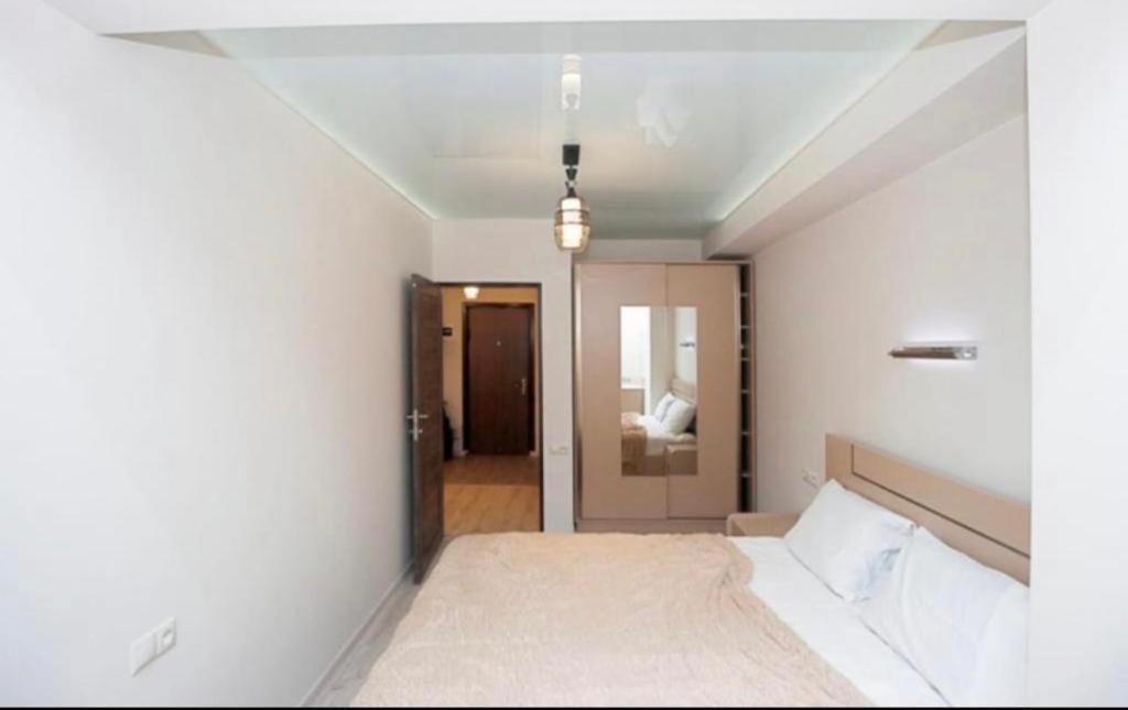 Excellent Apartment In The Republic Square Pushkin 3 Erevan Esterno foto